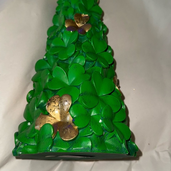 St. Patrick’s Day four leaf clover tree decor 🍀🍀🍀🍀 - Picture 2 of 7